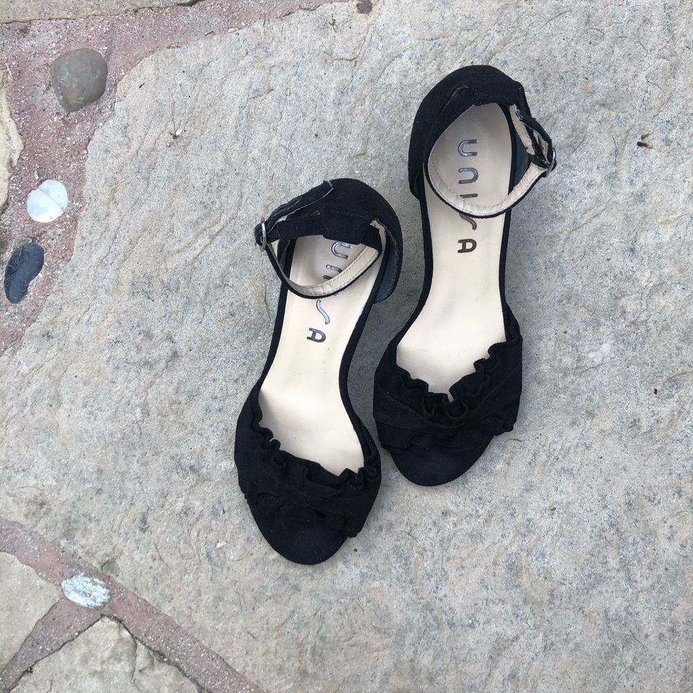 Unisa Dian Sandals Sz 9.5